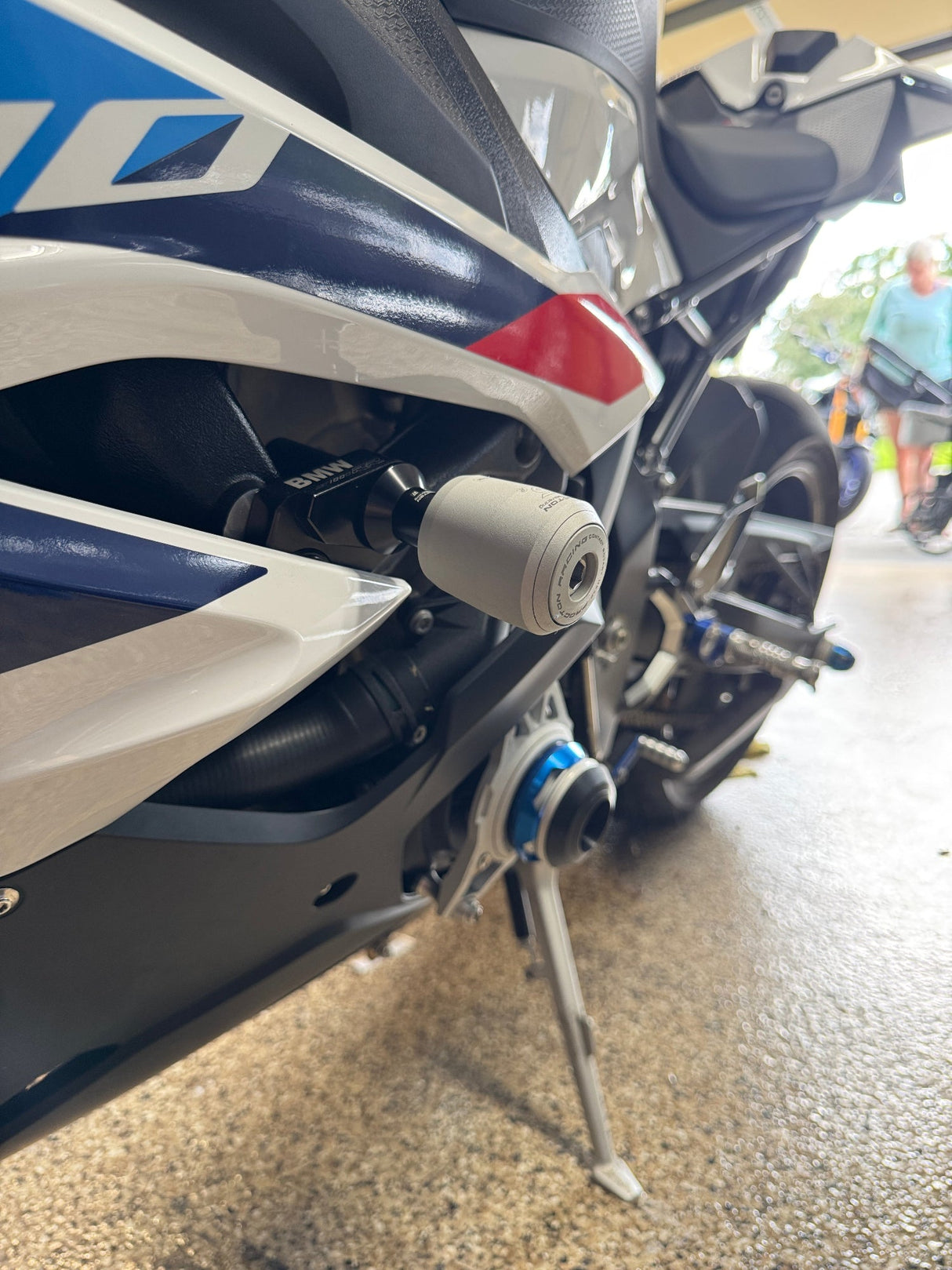 BMW_S1000RR_2023-on_Frame_Slider_S_White_01