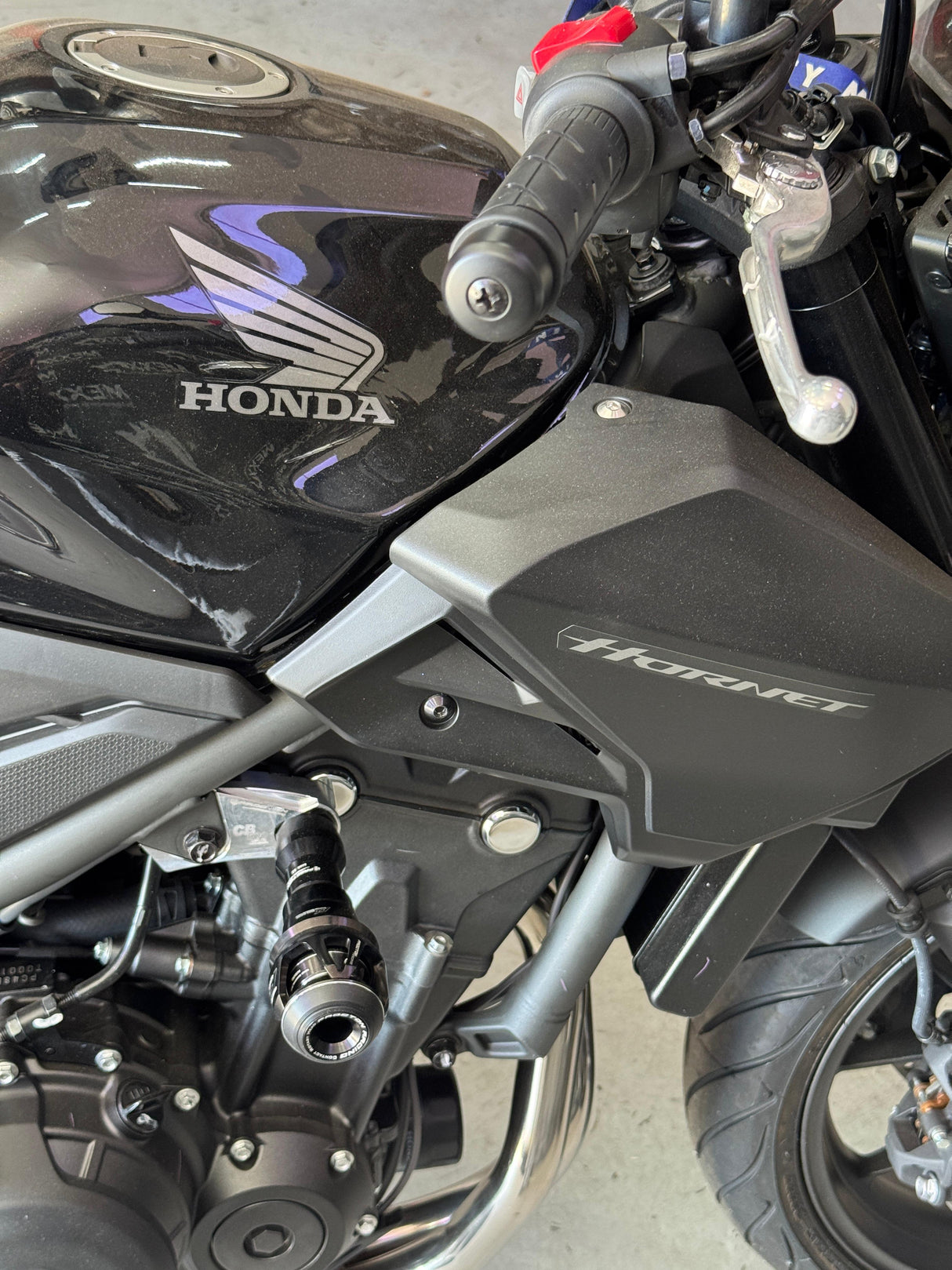 Honda - CB500 Hornet (2025-on) - Procton Racing Rotational Impact System – Frame Sliders F1