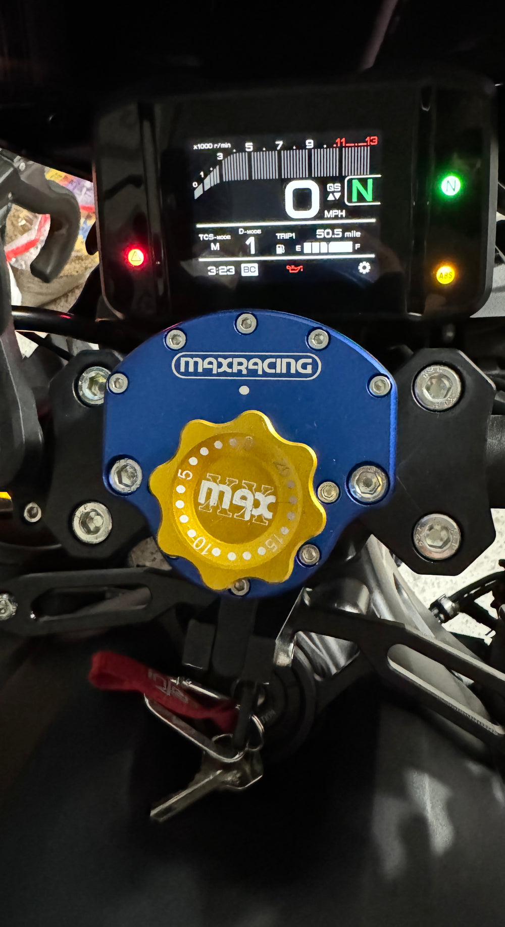 MaxRacing MAX20 Steering Damper - Yamaha - MT-09 / SP (2021-2023) Base Color: Black Regulator Color: Black