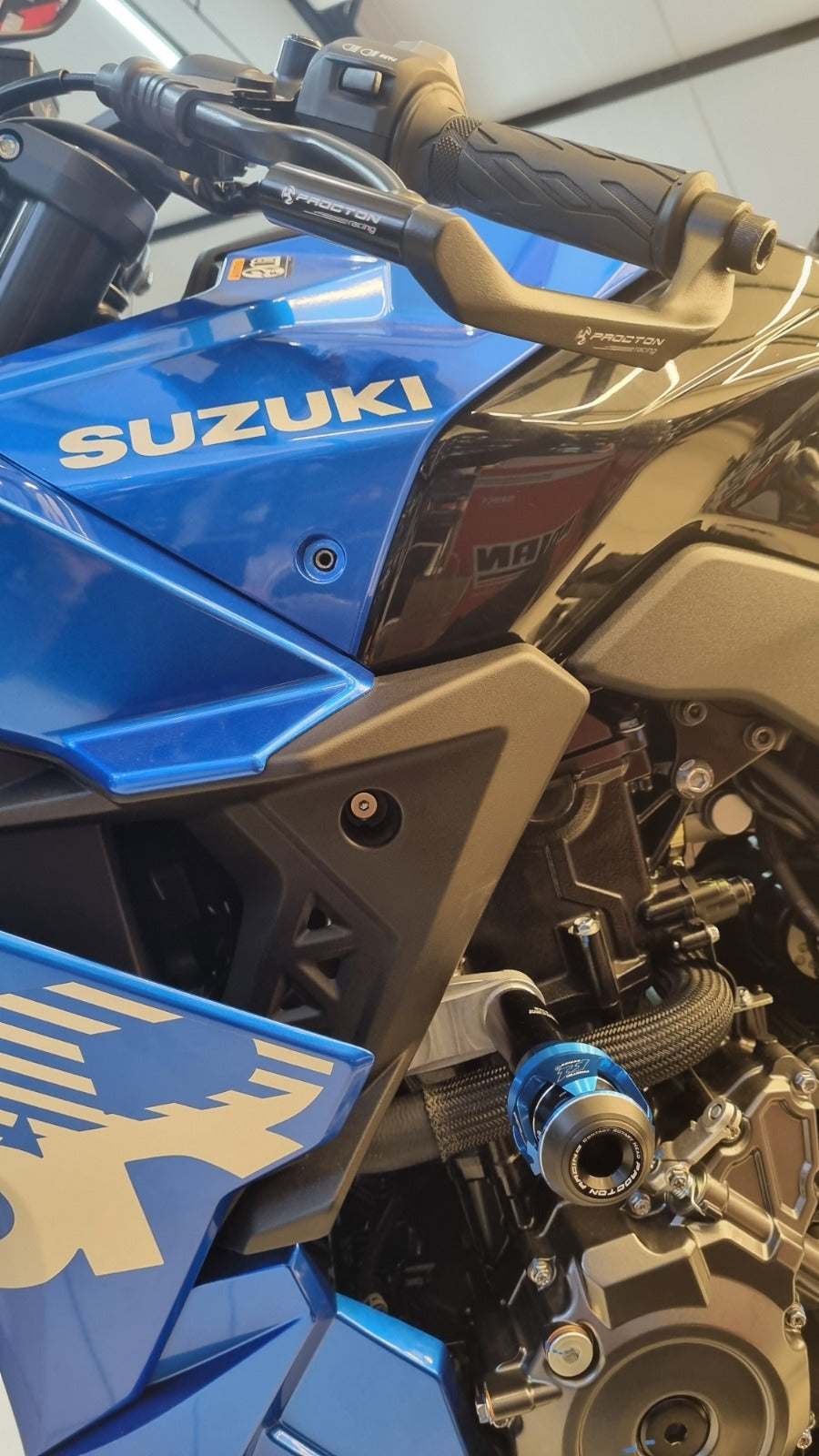 Suzuki - GSX-8R - Procton Racing Rotational Impact System – Frame Sliders F1
