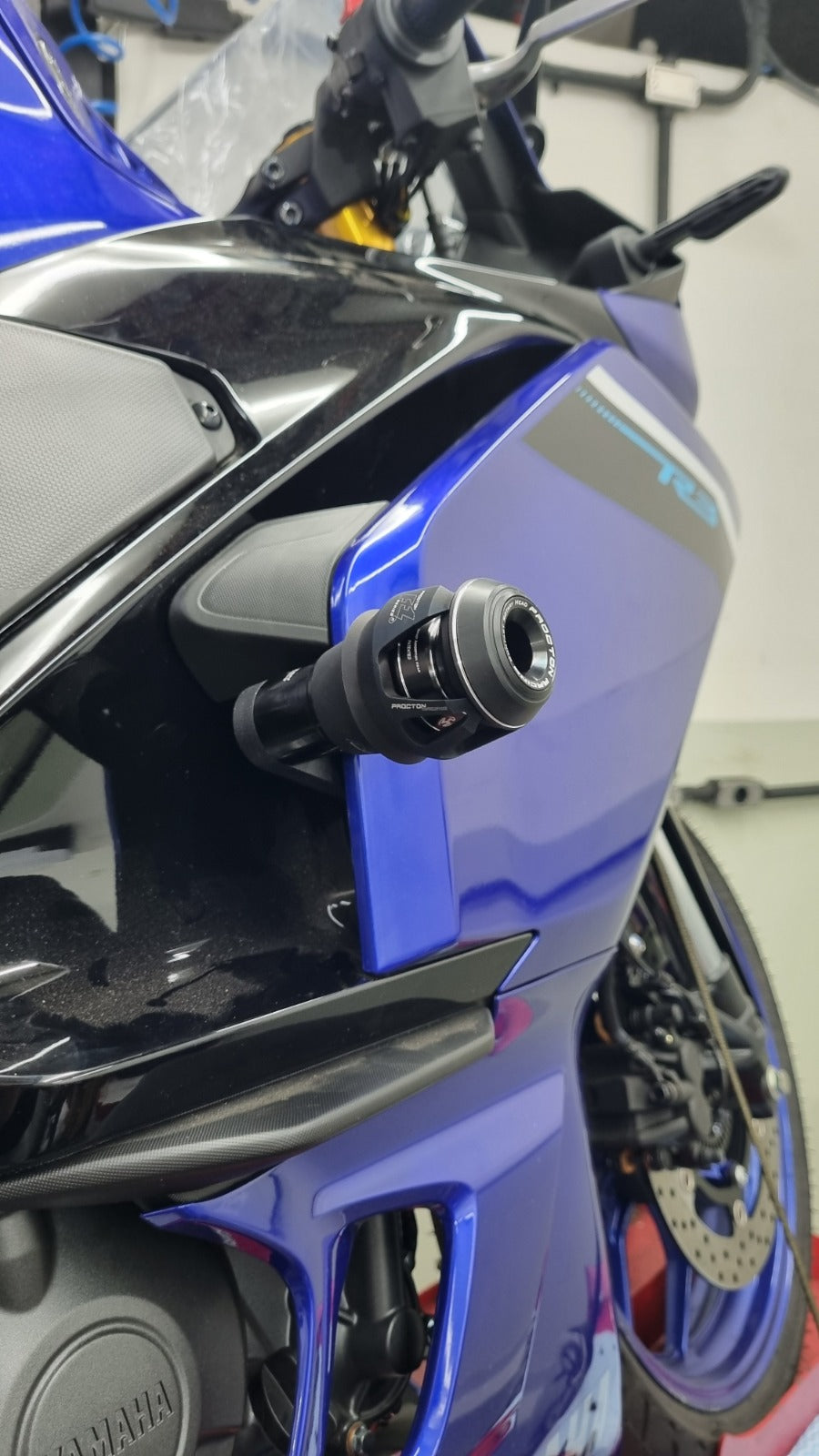 Yamaha R3 2025-on Procton Frame Slider F1
