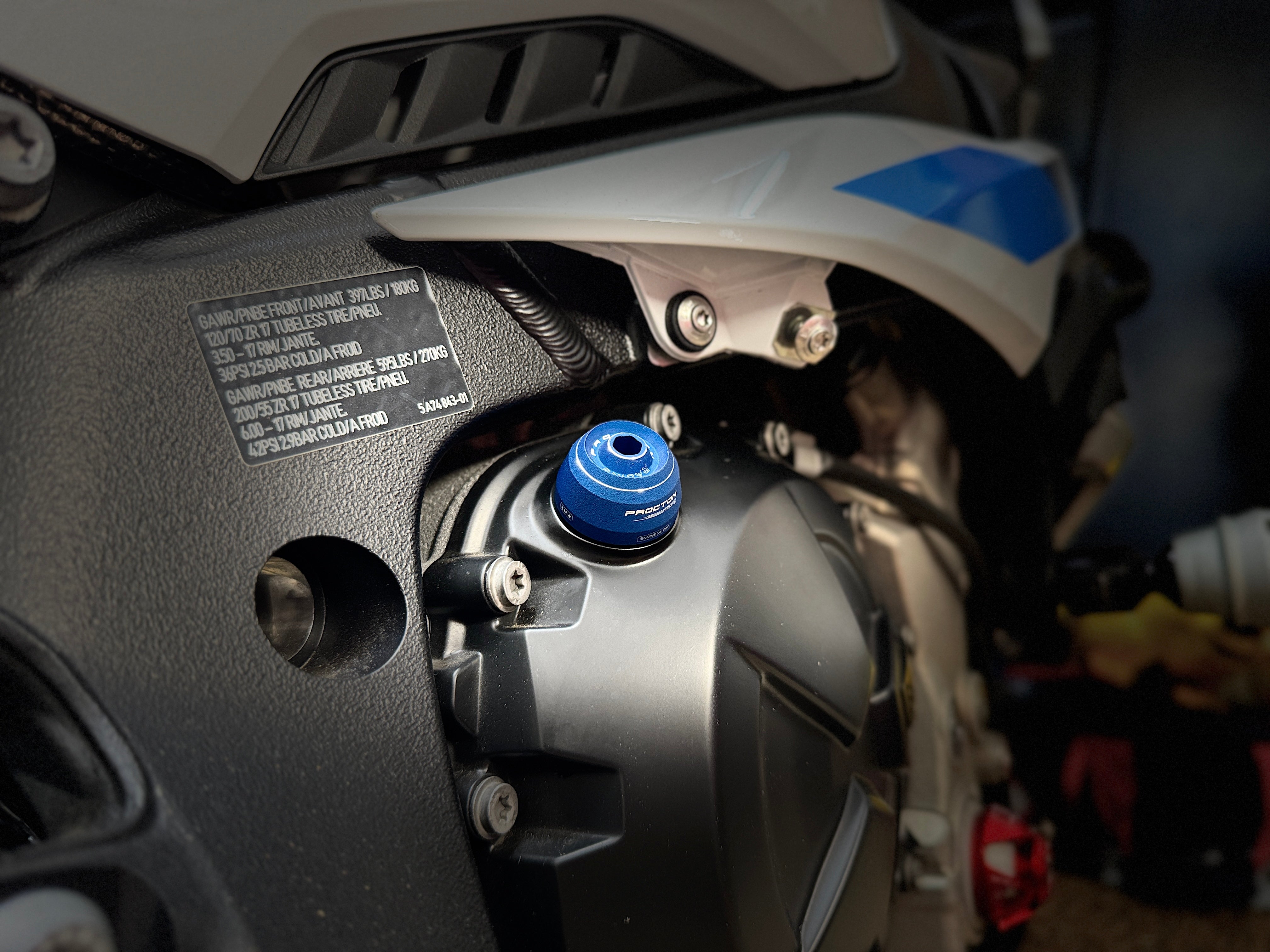 Procton Engine Oil Cap Yamaha MT-09 / SP | FZ-09 | XSR 900 | Tracer 9 | 900 | GT+ (2014-up)