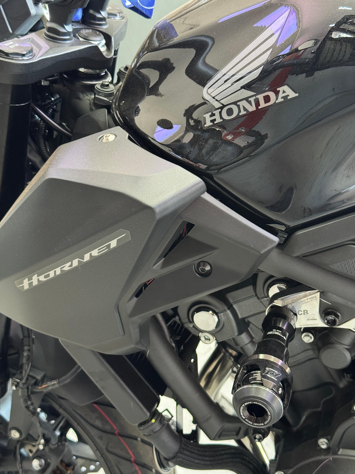 Honda - CB500 Hornet (2025-on) - Procton Racing Rotational Impact System – Frame Sliders F1
