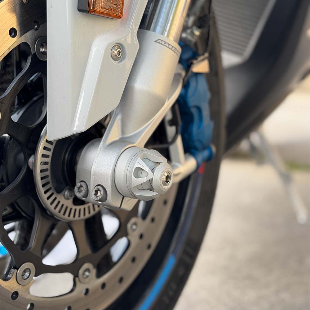 Procton F1 Front Axle Slider - Suzuki GSX-R 600 | 750 (2011-on) | GSX-S 750 | 1000 | Bandit 650 | GSX650F