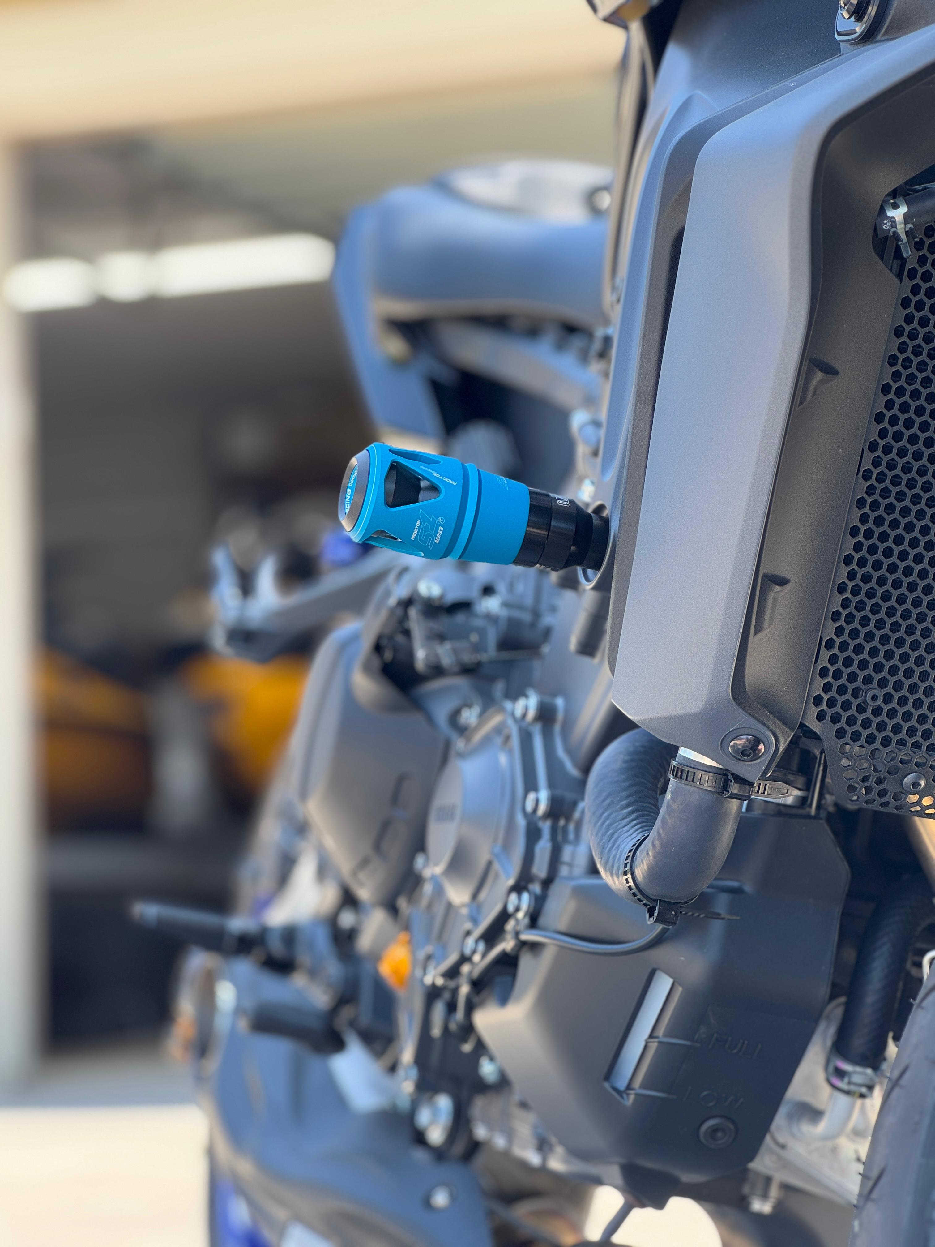 Suzuki - GSX-8S | GSX-8T | GSX-8TT - Procton Racing Rotational Impact System – Frame Sliders S1