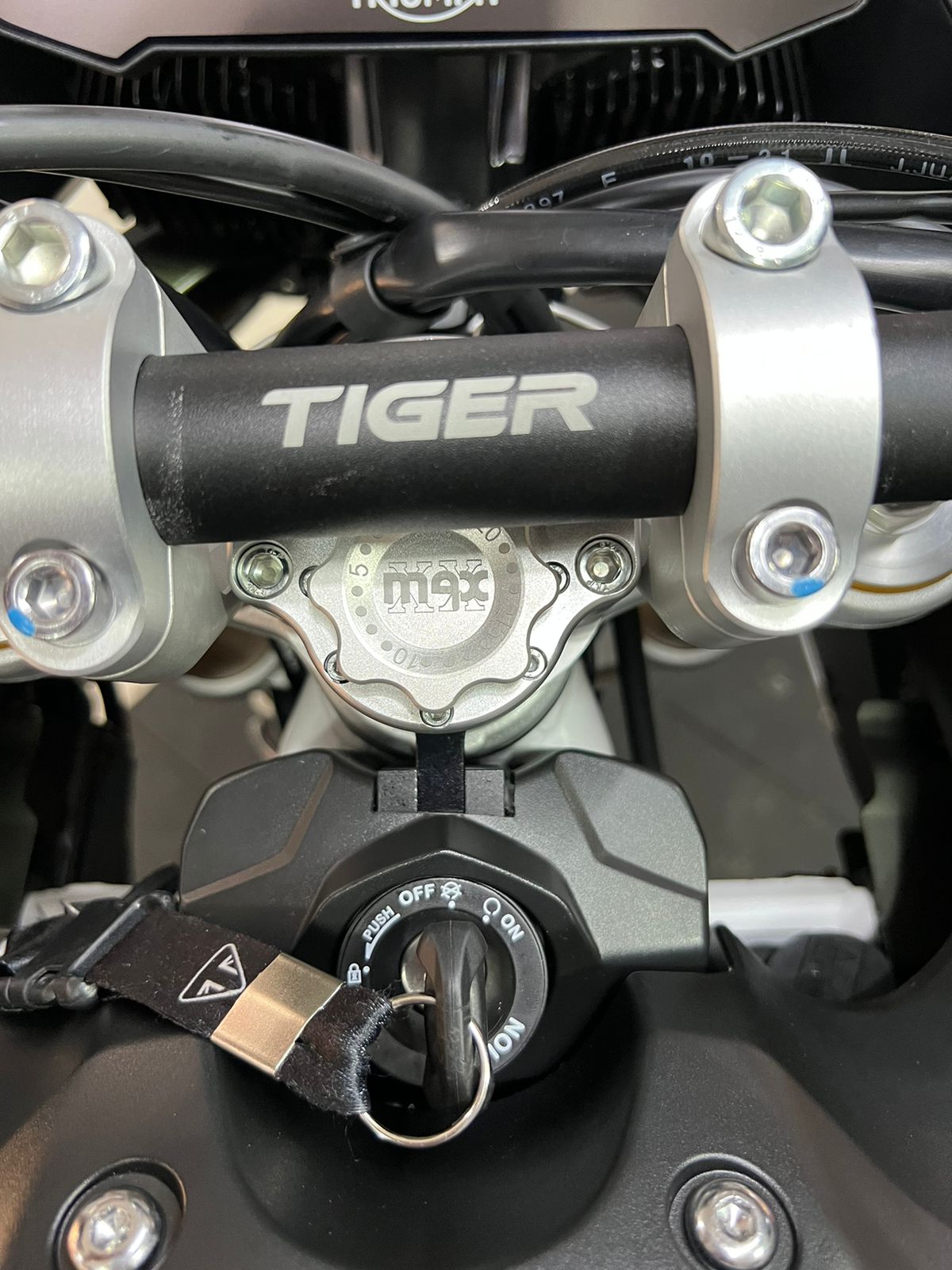 MaxRacing MAX20 Steering Damper - Triumph - Tiger 900