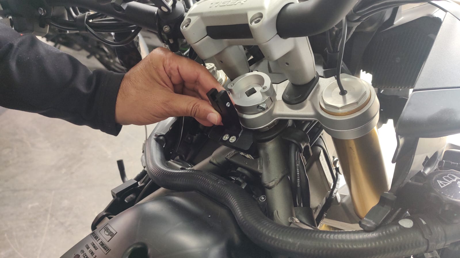 MaxRacing MAX20 Steering Damper - Triumph - Tiger Explorer 1200 (2022-on)